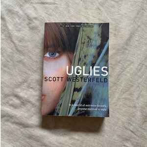 Uglies Scott Westerfeld Paperback YA‎ Dystopian Novel Simon Pulse Fantasy Sci Fi